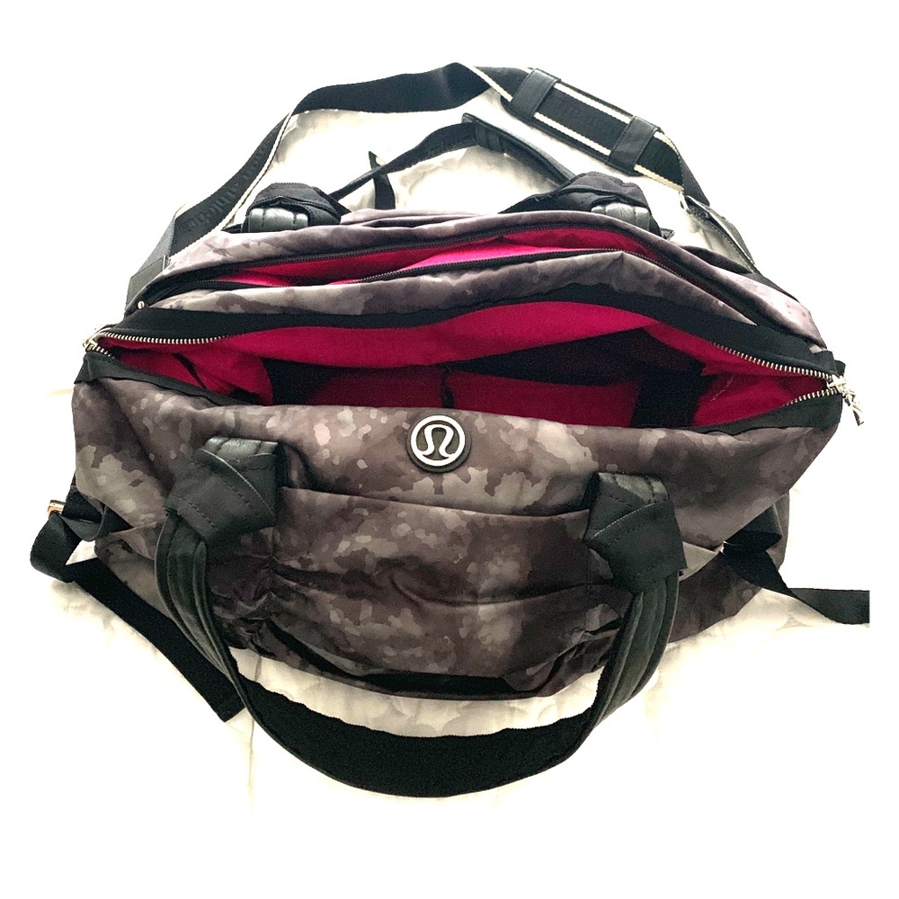 Lululemon duffel bag